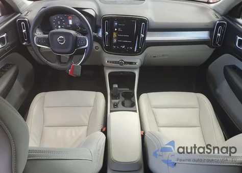 2019 Volvo Xc40 T5 Momentum z USA, uszkodzony, nr VIN YV4162UK1K2074820